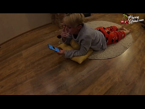 ❤️ Божевільна блондинка смокче величезний член і підстрибує на ньому - анальний секс ☑ Якісне порно у нас ❌️❤