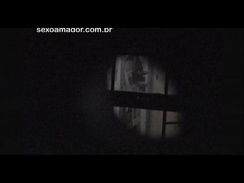 ❤️ Блонді таємно знімає на відео сусідський вуайерист, прихований за порожнистими цеглами ☑ Якісне порно у нас ❌️❤